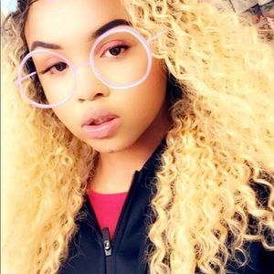 Meet your Posher, Devonne